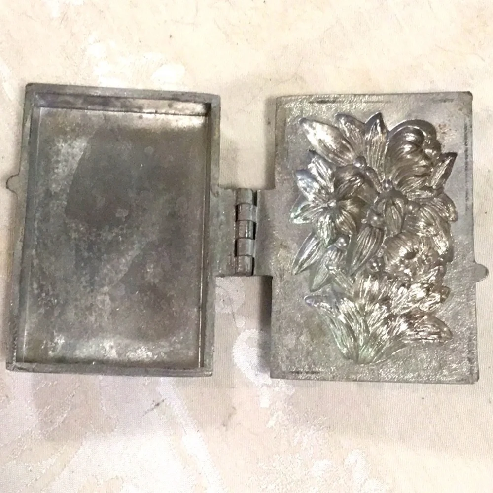 Antique Floral Metal Chocolate Mould #457 - Picture 4 of 5